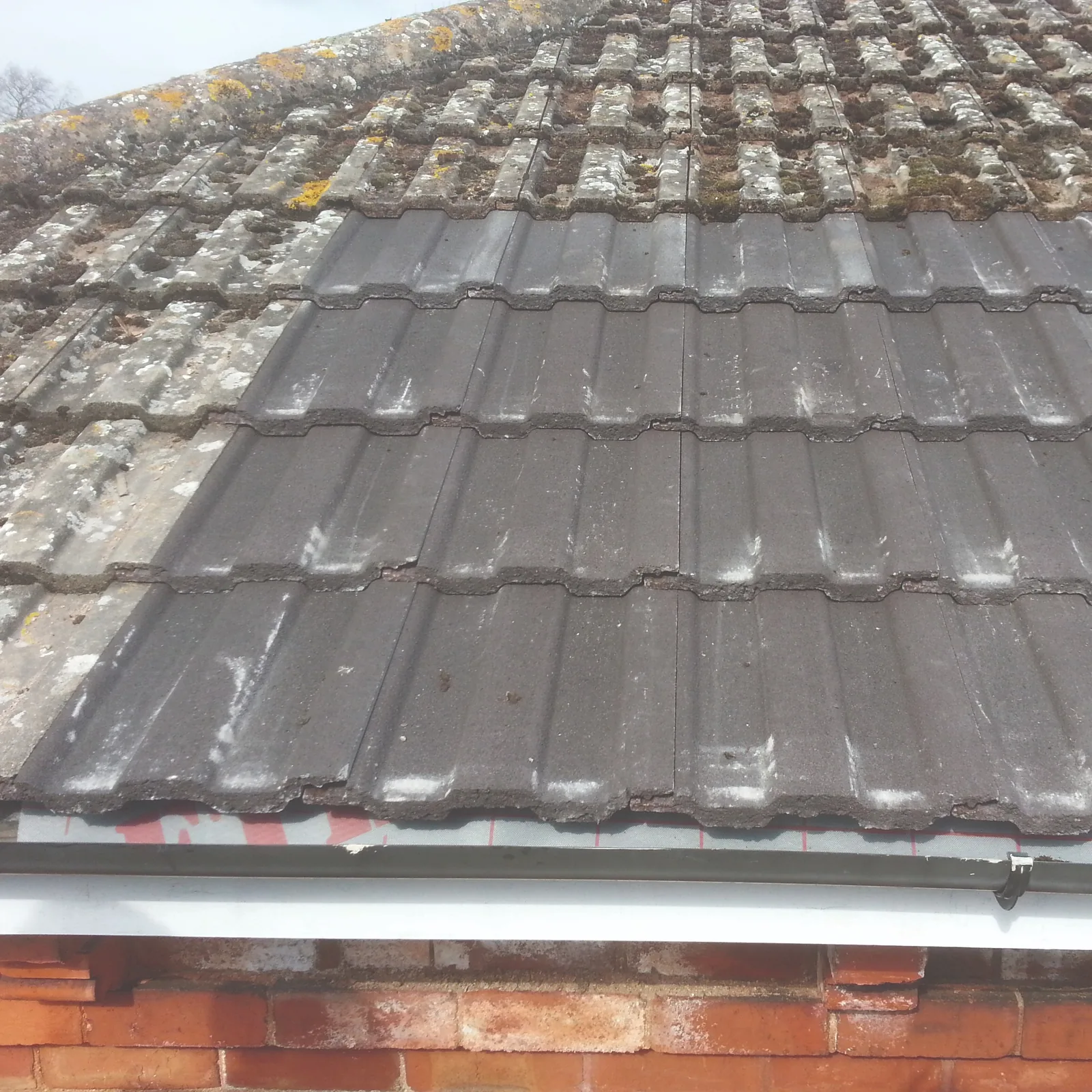 Roof repair to slipped tiles in the Chilterns